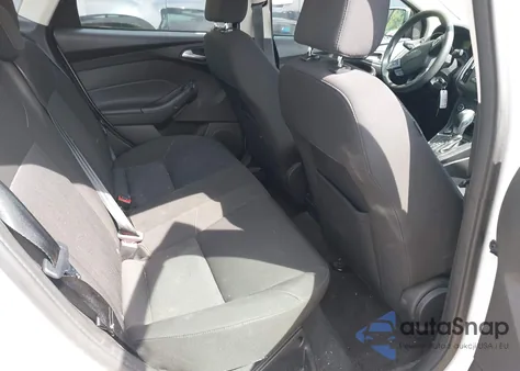 2016 Ford Focus Se z USA, uszkodzony, nr VIN 1FADP3F24GL345487